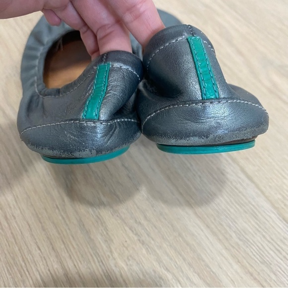 Tieks Metallic Pewter Silver Leather Slip On Ballet Flats Shoes - Picture 4 of 7